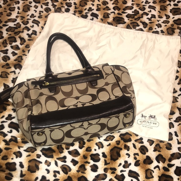 Coach Tote w/ Wallet - Picture 3 of 16